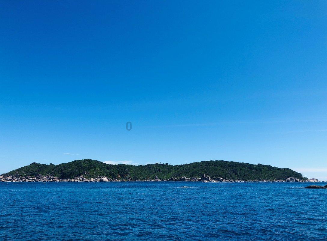 笑脸球的冒险之旅