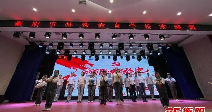 罕见事件！江苏主场爆发激烈冲突，两人互殴被逐，场面混乱